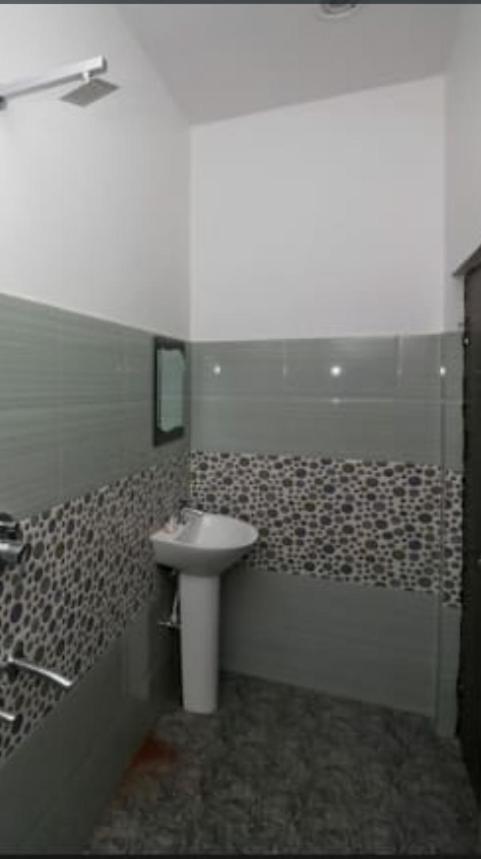 Allāhābād Junction Mannat Rooms מראה חיצוני תמונה